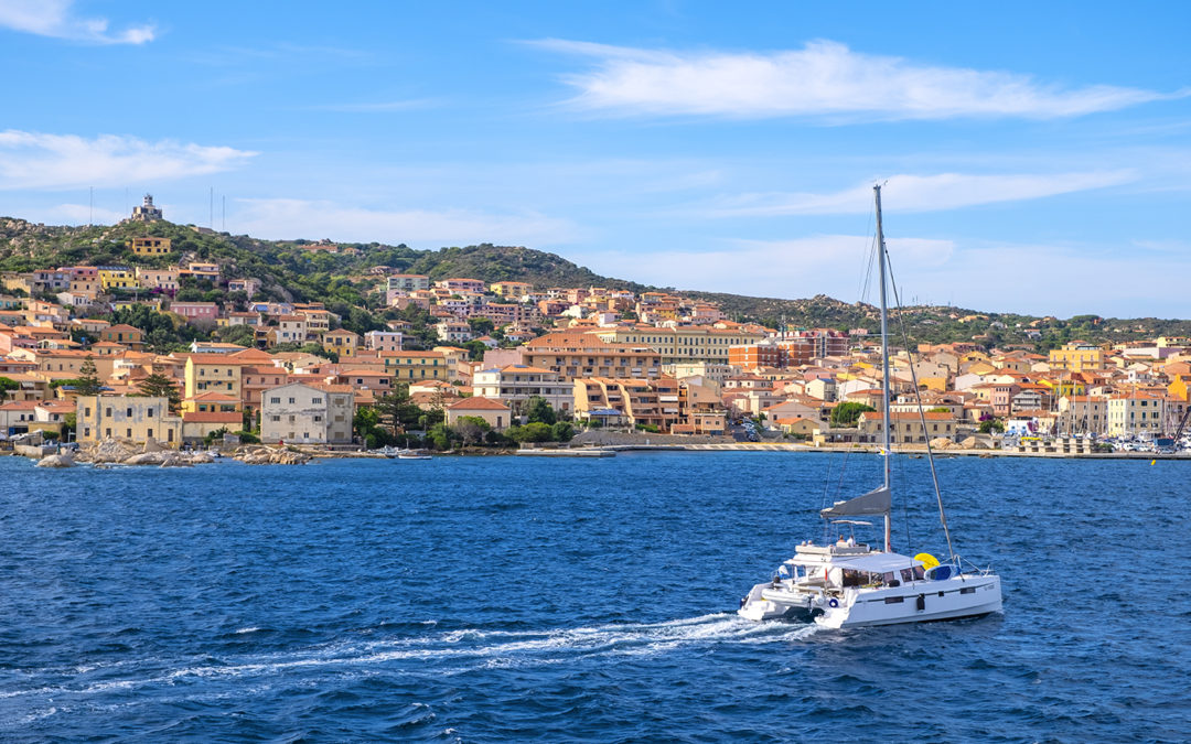 Who wants to sail around La Maddalena?