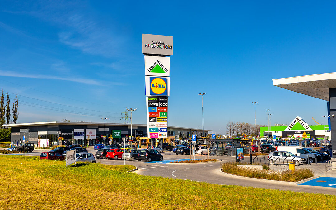 Galeria Andrychów – retail park with Beskidy in background